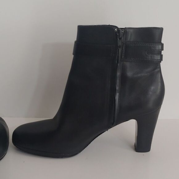 Lauren Ralph Lauren Black Myla Ankle Boots/Booties Women's Size 8B - Picture 6 of 11